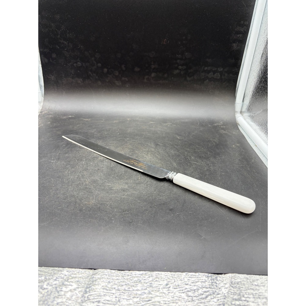 Treasure Masters Sheffield England Stainless Steel Serrated Cake Knife White